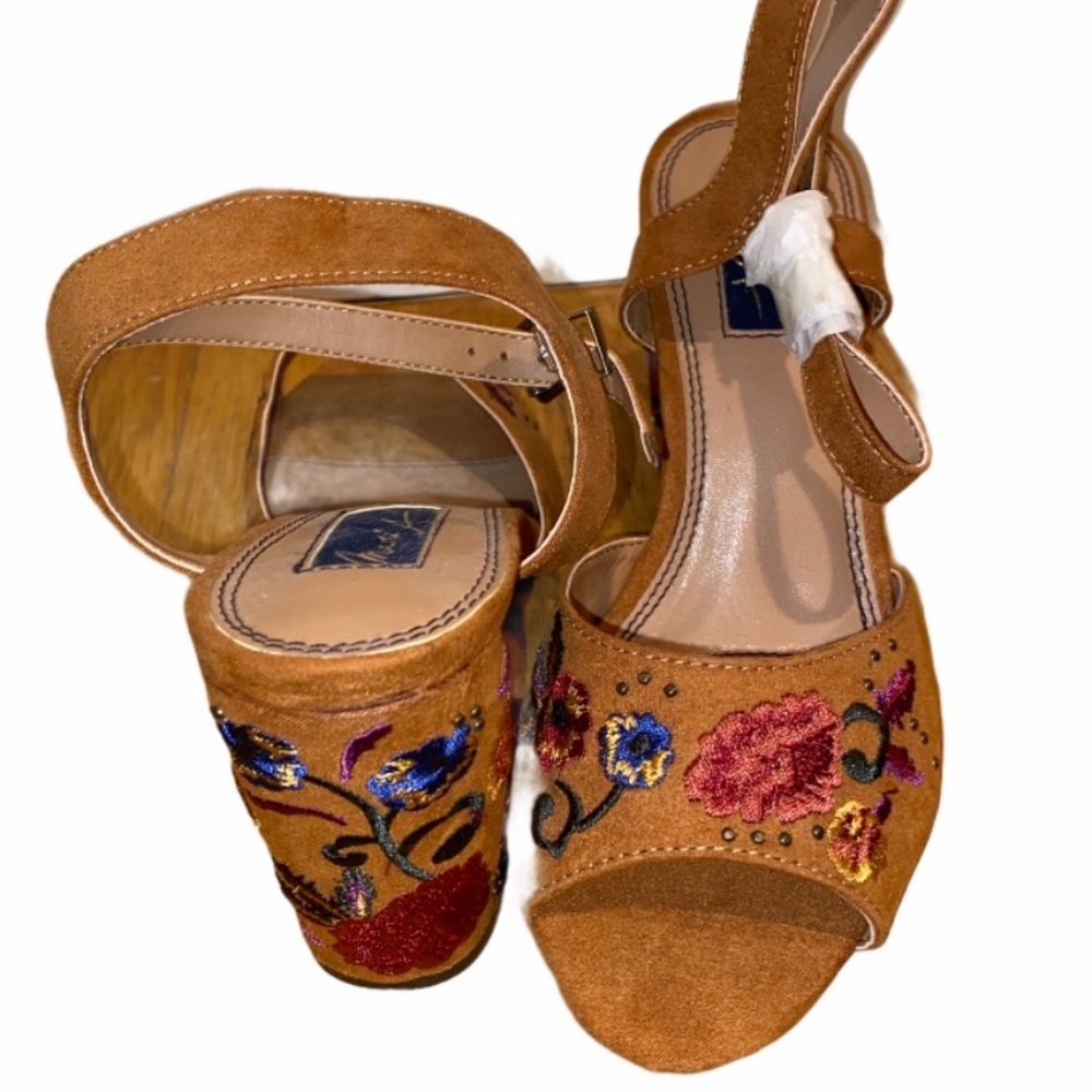 Floral wedges size 6.5